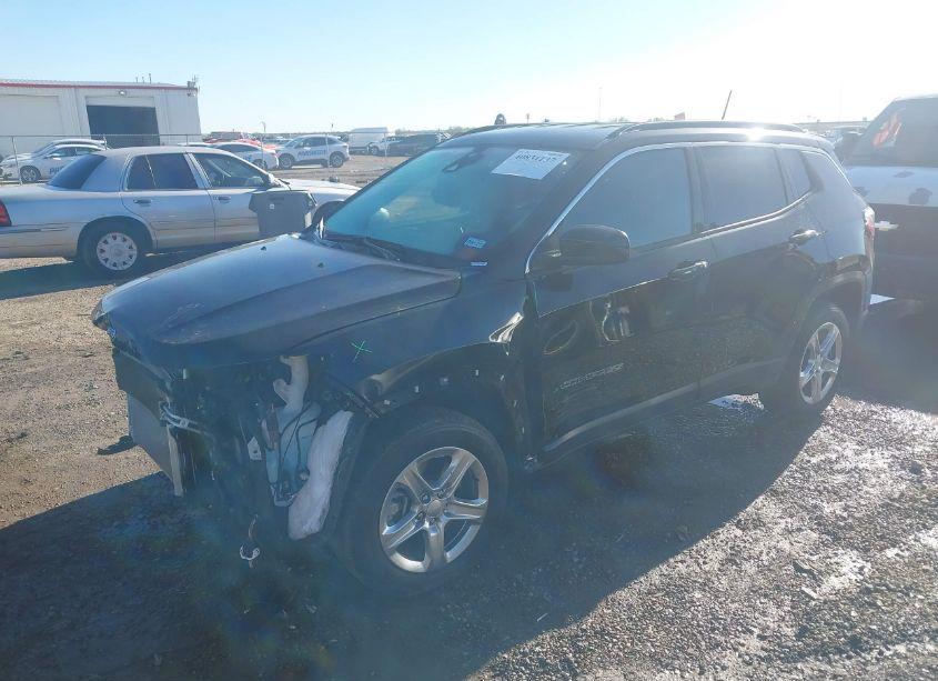 Photo 2 of 2024 Jeep Compass LATITUDE 4X4 (VIN 3C4NJDBN7RT584030)
