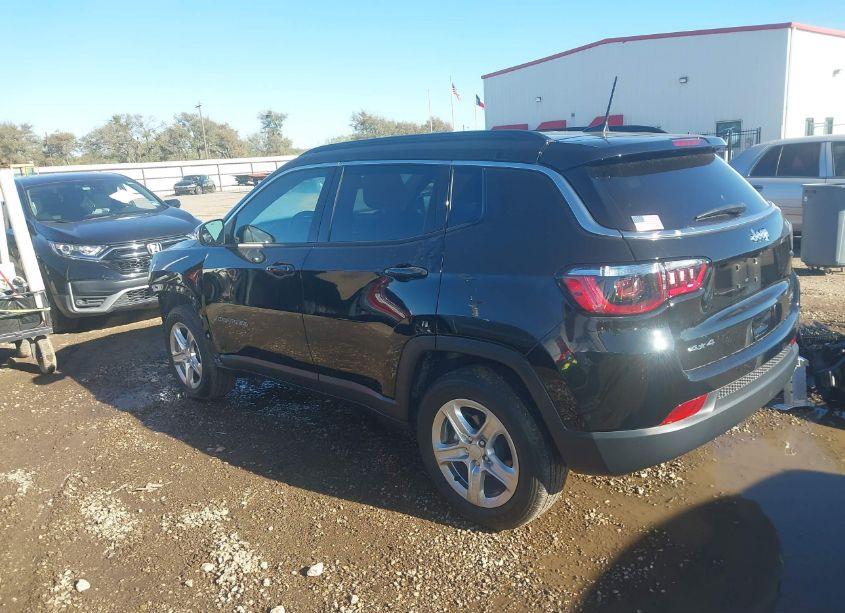 Photo 3 of 2024 Jeep Compass LATITUDE 4X4 (VIN 3C4NJDBN7RT584030)
