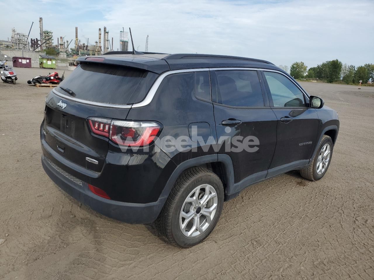 Photo 3 of 2025 JEEP COMPASS LATITUDE (VIN 3C4NJDBN7ST514730)