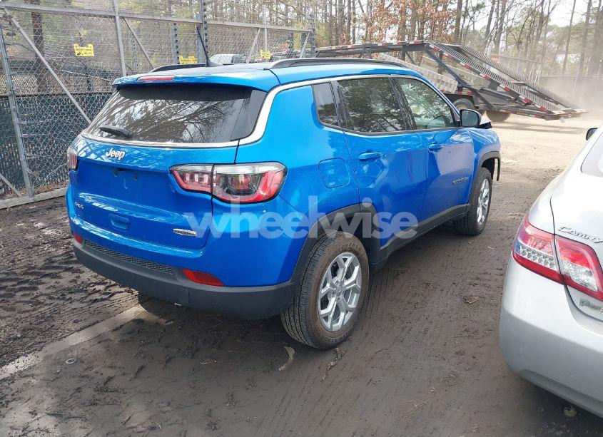 Photo 4 of 2024 Jeep Compass LATITUDE 4X4 (VIN 3C4NJDBN8RT117599)