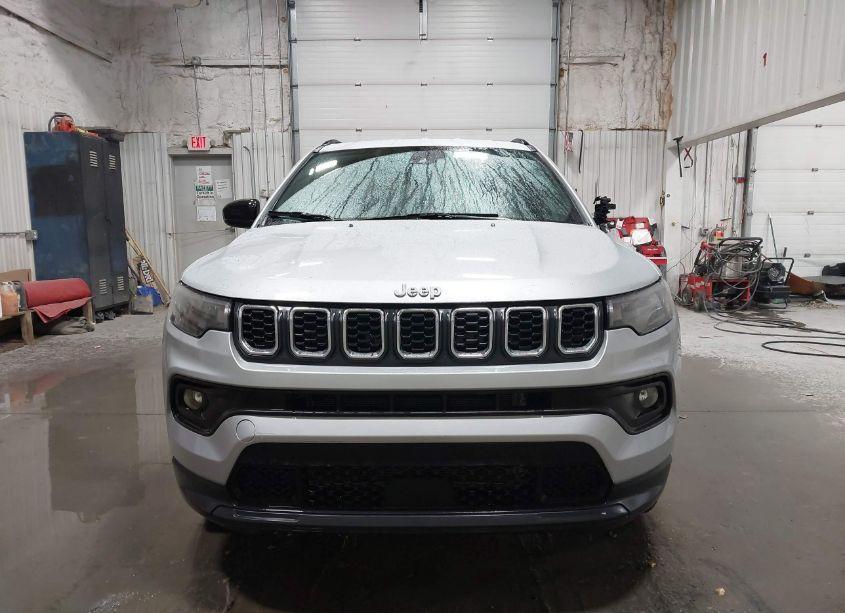 Photo 12 of 2024 Jeep Compass LATITUDE 4X4 (VIN 3C4NJDBN8RT117912)