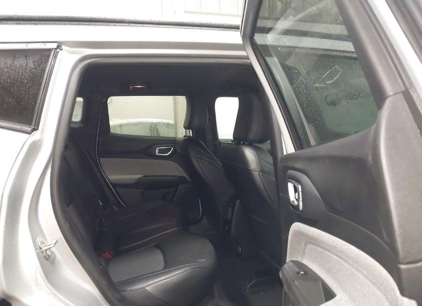 Photo 8 of 2024 Jeep Compass LATITUDE 4X4 (VIN 3C4NJDBN8RT117912)