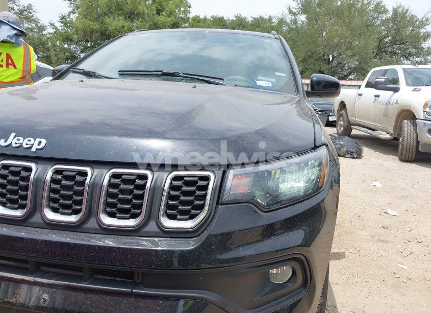 Photo 12 of 2024 Jeep Compass LATITUDE 4X4 (VIN 3C4NJDBN8RT119367)
