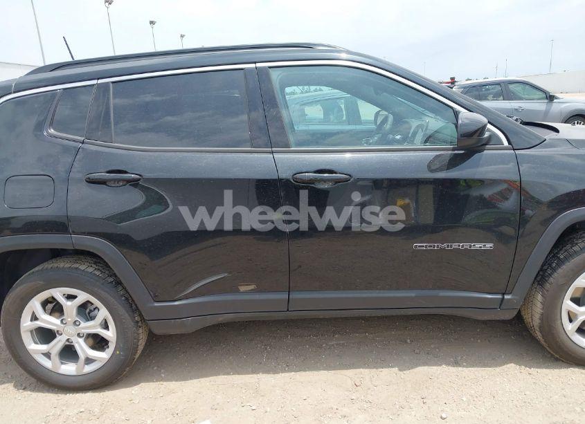 Photo 13 of 2024 Jeep Compass LATITUDE 4X4 (VIN 3C4NJDBN8RT119367)