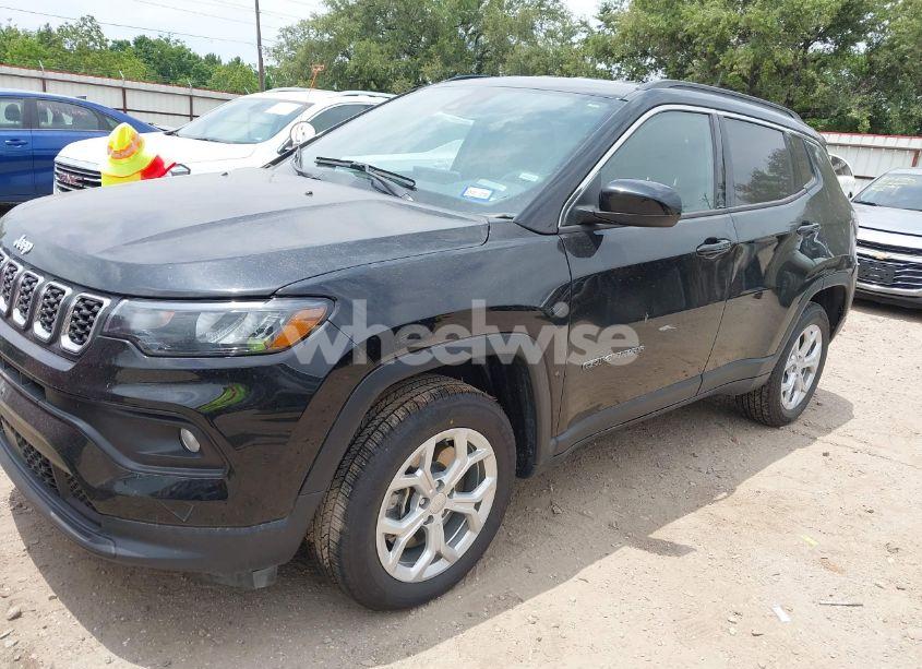 Photo 2 of 2024 Jeep Compass LATITUDE 4X4 (VIN 3C4NJDBN8RT119367)