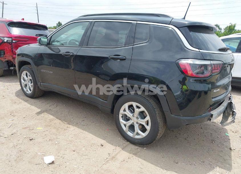 Photo 3 of 2024 Jeep Compass LATITUDE 4X4 (VIN 3C4NJDBN8RT119367)