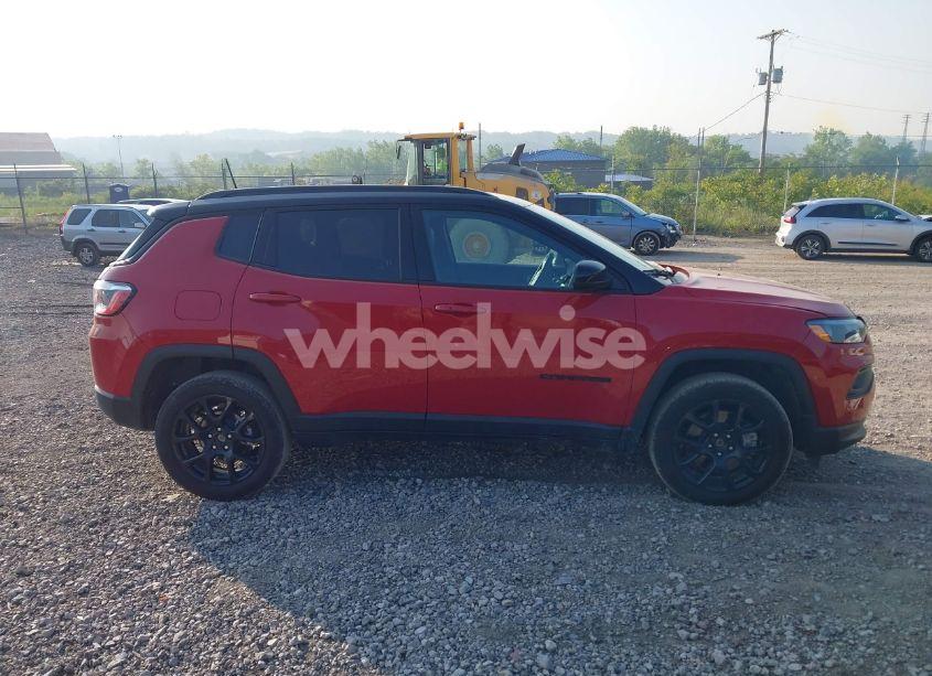 Photo 13 of 2024 Jeep Compass LATITUDE 4X4 (VIN 3C4NJDBN8RT592122)