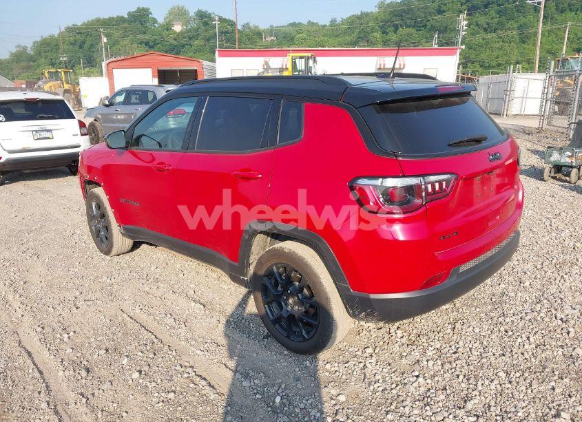 Photo 3 of 2024 Jeep Compass LATITUDE 4X4 (VIN 3C4NJDBN8RT592122)