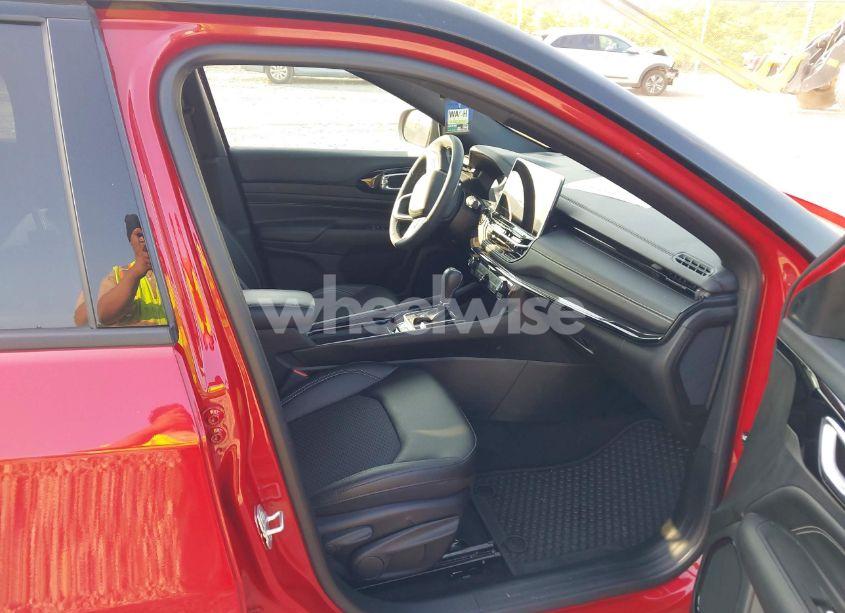 Photo 5 of 2024 Jeep Compass LATITUDE 4X4 (VIN 3C4NJDBN8RT592122)