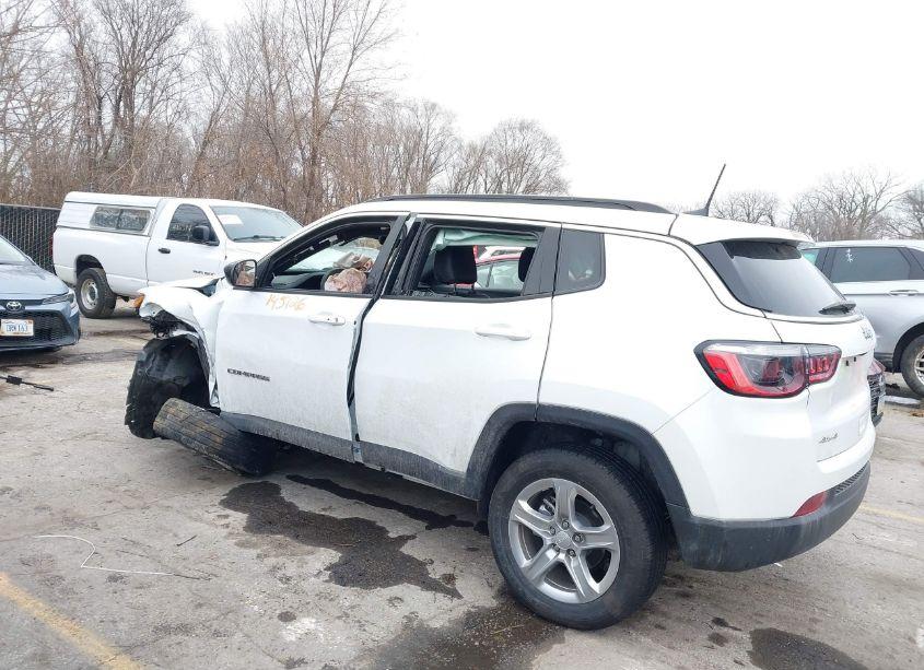 Photo 13 of 2024 Jeep Compass LATITUDE 4X4 (VIN 3C4NJDBN8RT605192)