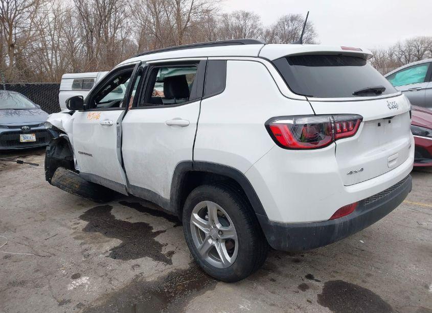 Photo 3 of 2024 Jeep Compass LATITUDE 4X4 (VIN 3C4NJDBN8RT605192)