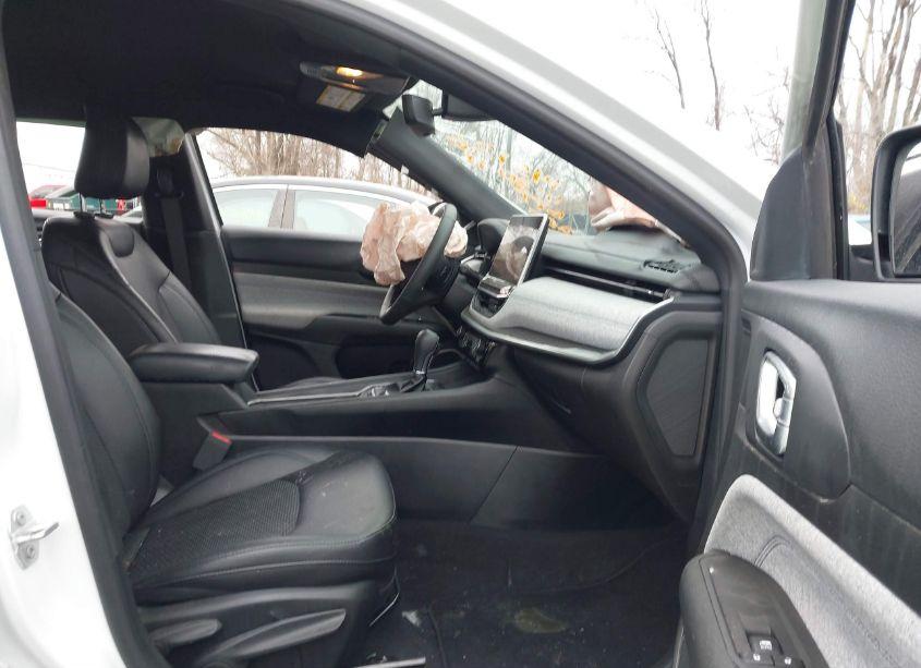 Photo 5 of 2024 Jeep Compass LATITUDE 4X4 (VIN 3C4NJDBN8RT605192)