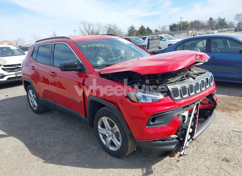 2024 Jeep Compass LATITUDE 4X4 (VIN 3C4NJDBN8RT607704) main photo
