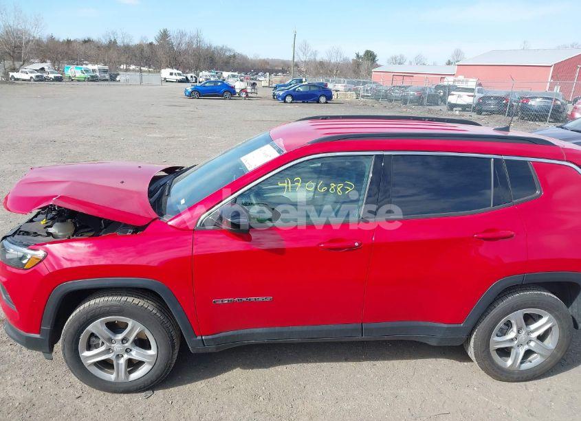 Photo 14 of 2024 Jeep Compass LATITUDE 4X4 (VIN 3C4NJDBN8RT607704)