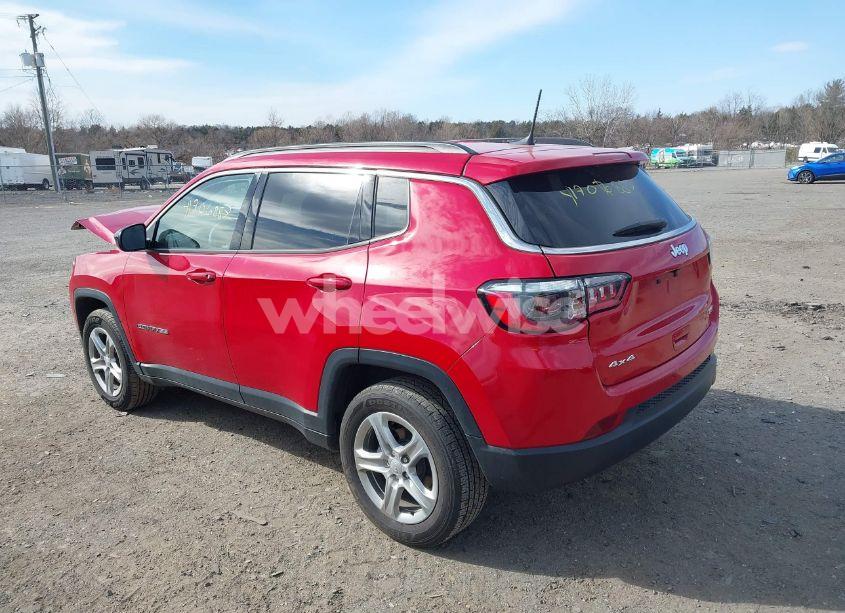 Photo 3 of 2024 Jeep Compass LATITUDE 4X4 (VIN 3C4NJDBN8RT607704)