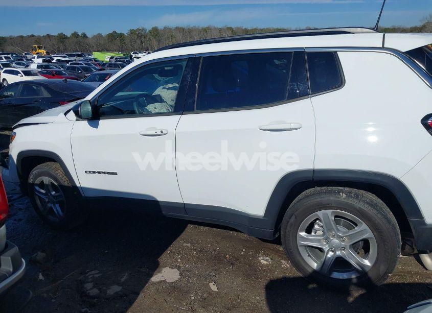 Photo 14 of 2023 Jeep Compass LATITUDE 4X4 (VIN 3C4NJDBN9PT525204)