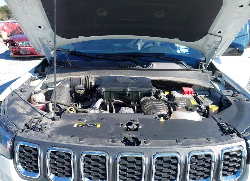 Photo 10 of 2024 Jeep Compass (VIN 3C4NJDBN9RT117157)