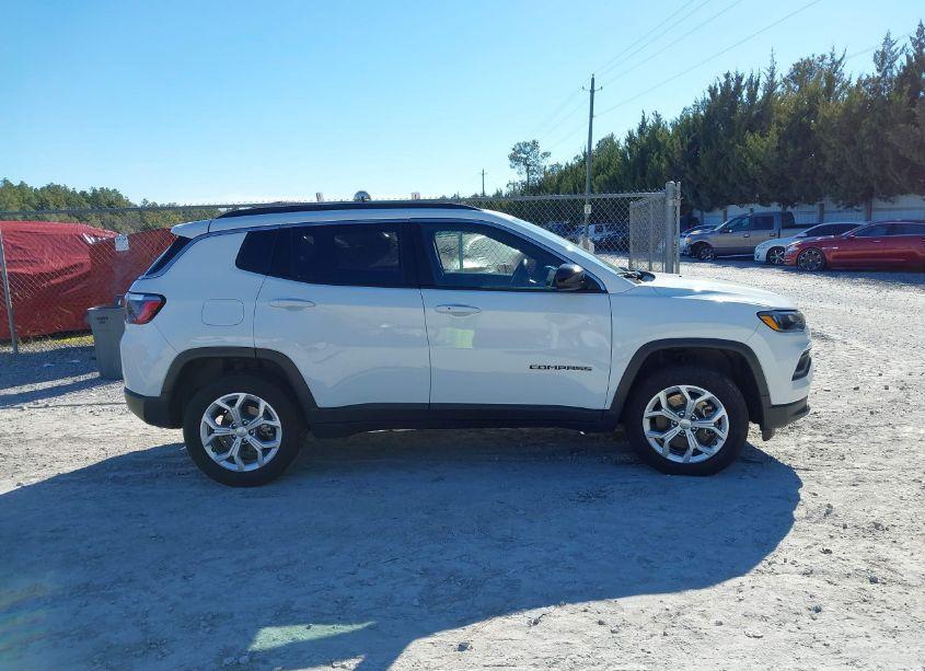 Photo 12 of 2024 Jeep Compass (VIN 3C4NJDBN9RT117157)