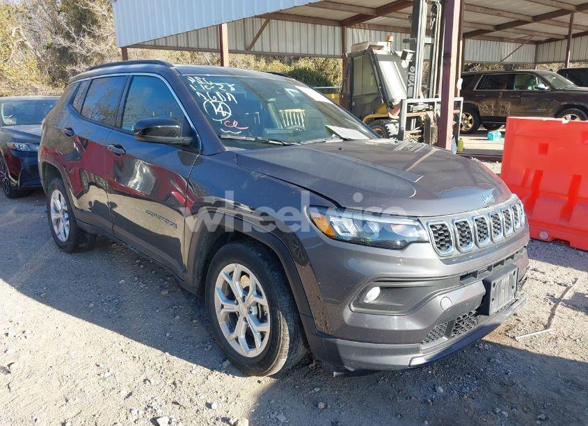 2024 Jeep Compass LATITUDE 4X4 (VIN 3C4NJDBN9RT132693) main photo
