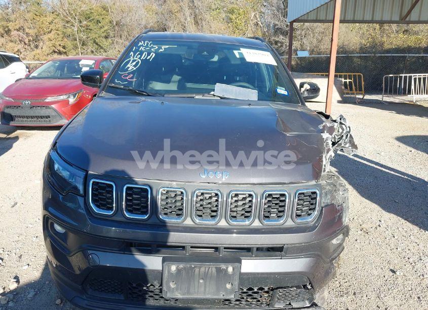 Photo 12 of 2024 Jeep Compass LATITUDE 4X4 (VIN 3C4NJDBN9RT132693)