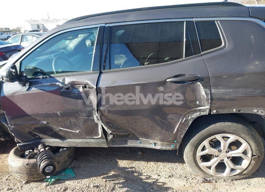 Photo 14 of 2024 Jeep Compass LATITUDE 4X4 (VIN 3C4NJDBN9RT132693)