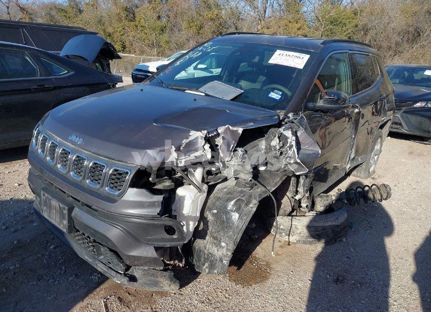 Photo 2 of 2024 Jeep Compass LATITUDE 4X4 (VIN 3C4NJDBN9RT132693)