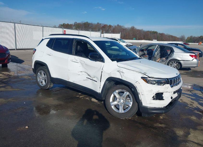 2023 Jeep Compass LATITUDE 4X4 (VIN 3C4NJDBNXPT570779) main photo