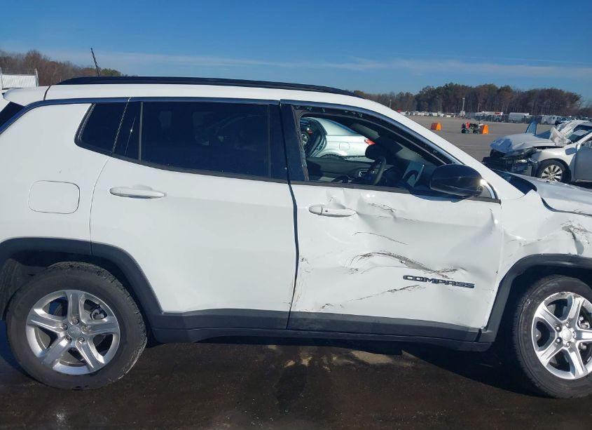 Photo 13 of 2023 Jeep Compass LATITUDE 4X4 (VIN 3C4NJDBNXPT570779)