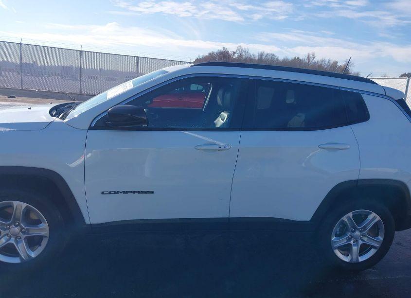 Photo 14 of 2023 Jeep Compass LATITUDE 4X4 (VIN 3C4NJDBNXPT570779)