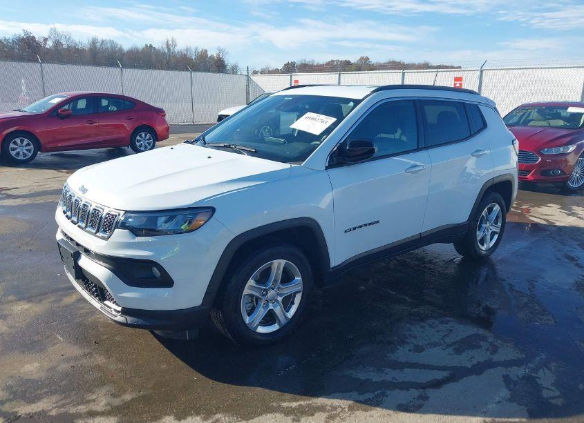Photo 2 of 2023 Jeep Compass LATITUDE 4X4 (VIN 3C4NJDBNXPT570779)