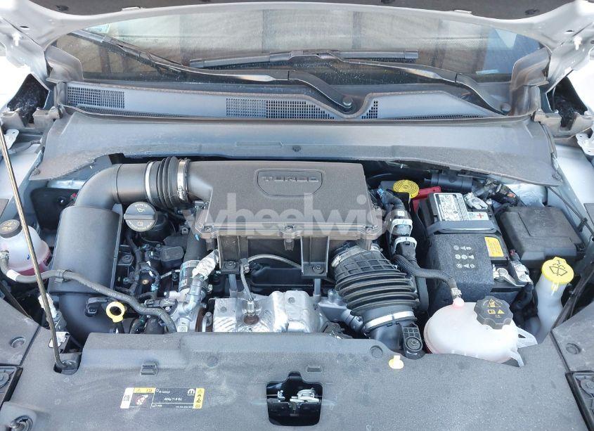 Photo 10 of 2024 Jeep Compass LATITUDE 4X4 (VIN 3C4NJDBNXRT108385)