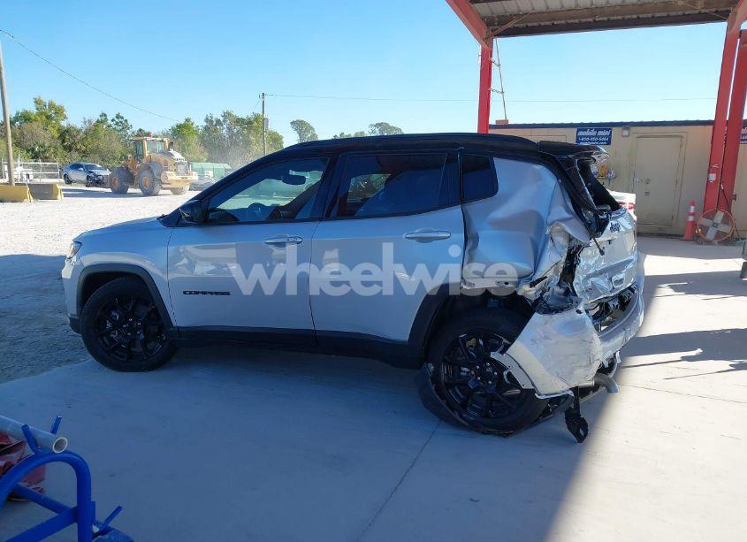 Photo 15 of 2024 Jeep Compass LATITUDE 4X4 (VIN 3C4NJDBNXRT108385)