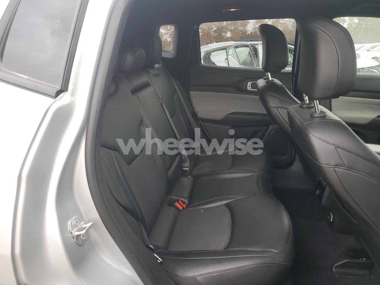 Photo 11 of 2024 JEEP COMPASS LATITUDE N/A (VIN 3C4NJDBNXRT113618)