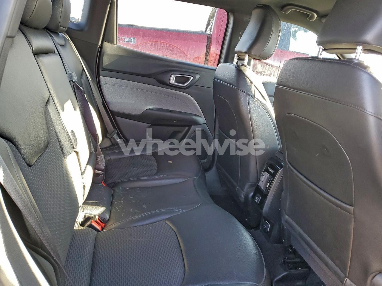 Photo 10 of 2024 JEEP COMPASS LATITUDE (VIN 3C4NJDBNXRT117426)