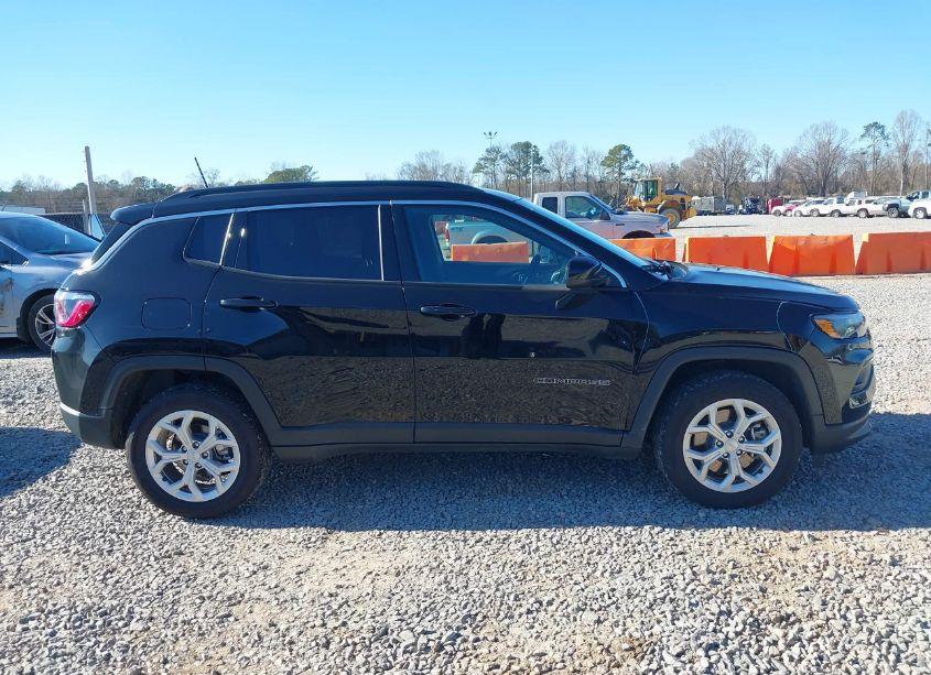 Photo 13 of 2024 Jeep Compass LATITUDE 4X4 (VIN 3C4NJDBNXRT119595)
