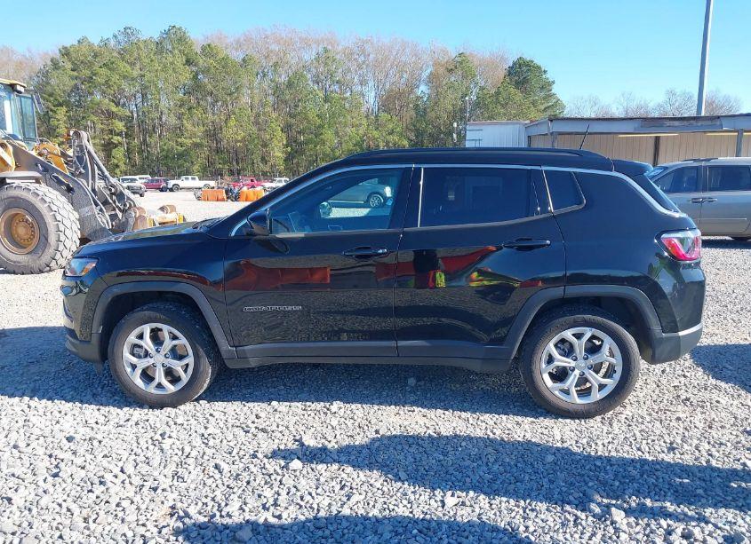 Photo 14 of 2024 Jeep Compass LATITUDE 4X4 (VIN 3C4NJDBNXRT119595)
