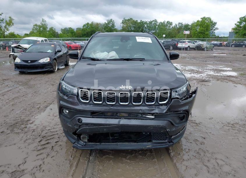 Photo 12 of 2024 Jeep Compass LATITUDE 4X4 (VIN 3C4NJDBNXRT121282)