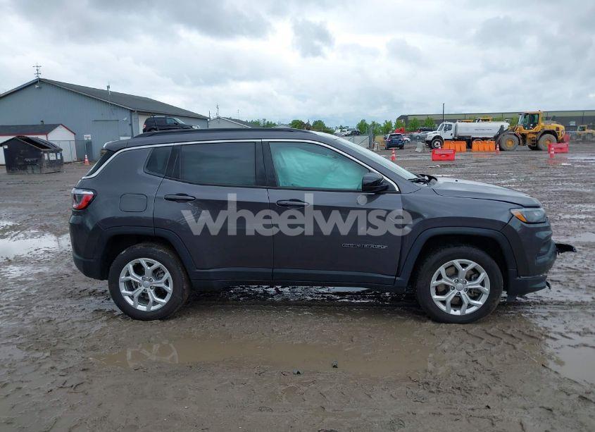 Photo 13 of 2024 Jeep Compass LATITUDE 4X4 (VIN 3C4NJDBNXRT121282)