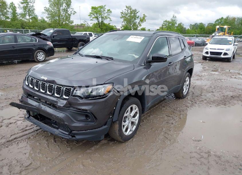 Photo 2 of 2024 Jeep Compass LATITUDE 4X4 (VIN 3C4NJDBNXRT121282)