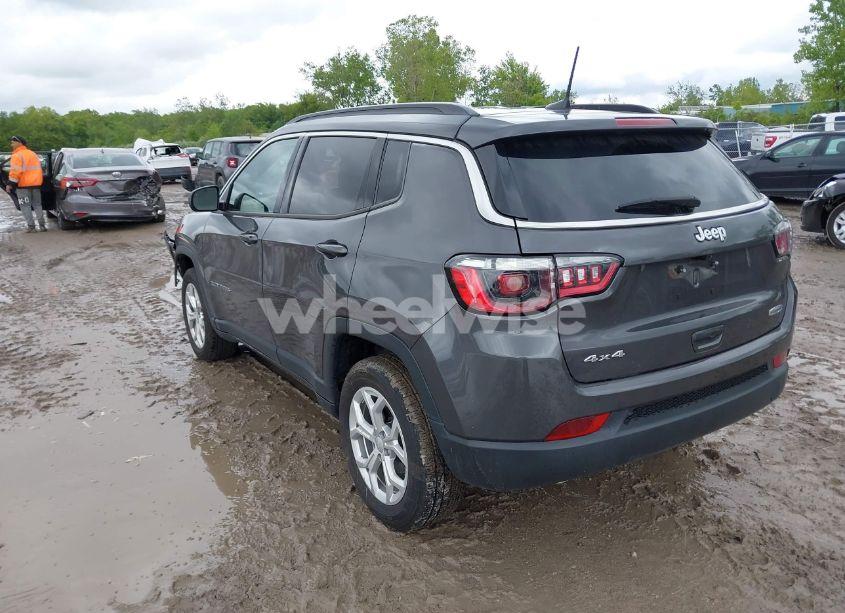 Photo 3 of 2024 Jeep Compass LATITUDE 4X4 (VIN 3C4NJDBNXRT121282)