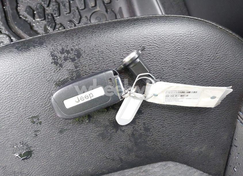 Photo 11 of 2024 Jeep Compass LATITUDE 4X4 (VIN 3C4NJDBNXRT167100)