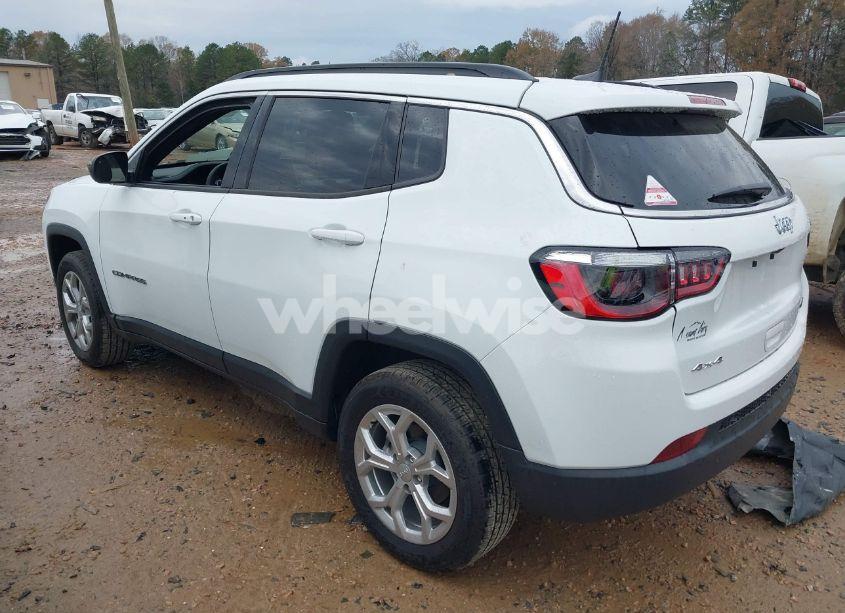 Photo 3 of 2024 Jeep Compass LATITUDE 4X4 (VIN 3C4NJDBNXRT167100)