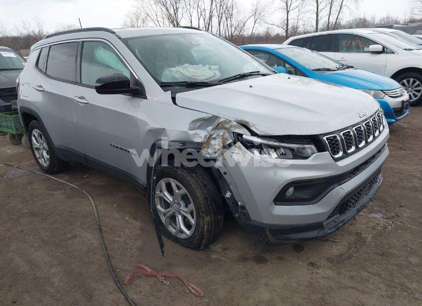 2024 Jeep Compass LATITUDE 4X4 (VIN 3C4NJDBNXRT175441) main photo