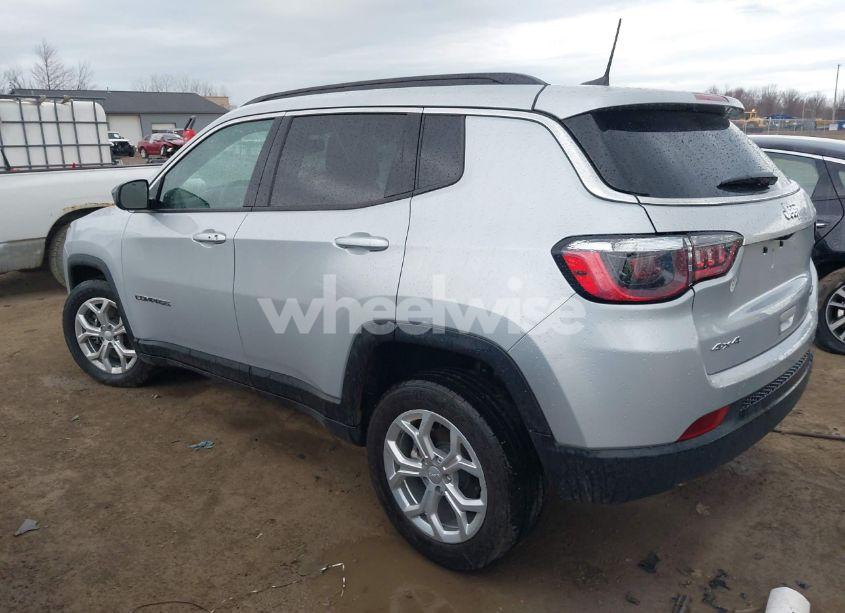 Photo 14 of 2024 Jeep Compass LATITUDE 4X4 (VIN 3C4NJDBNXRT175441)