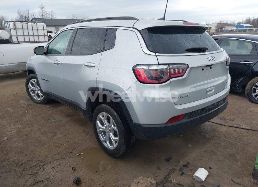 Photo 3 of 2024 Jeep Compass LATITUDE 4X4 (VIN 3C4NJDBNXRT175441)