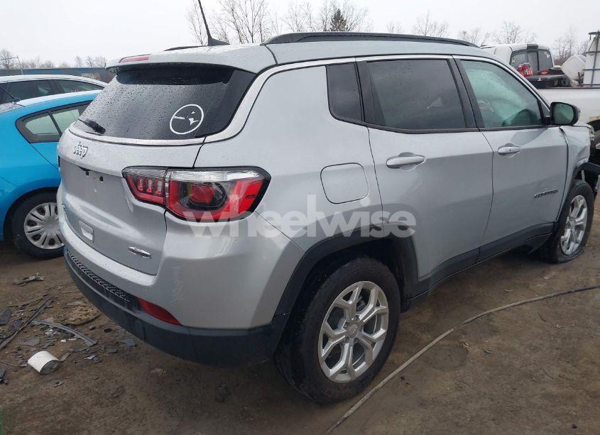 Photo 4 of 2024 Jeep Compass LATITUDE 4X4 (VIN 3C4NJDBNXRT175441)