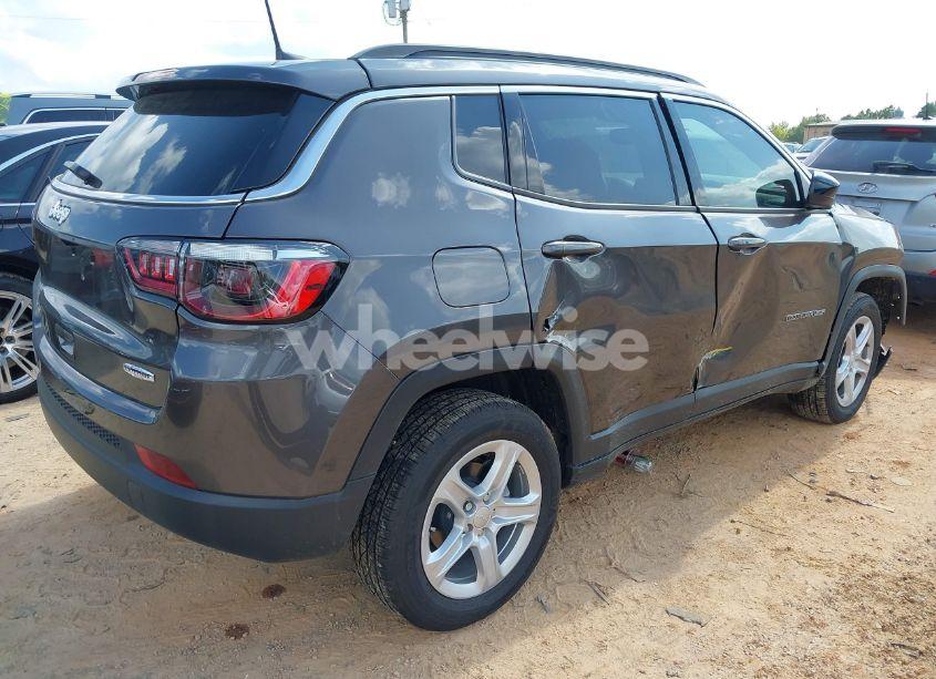 Photo 4 of 2024 Jeep Compass LATITUDE 4X4 (VIN 3C4NJDBNXRT583728)