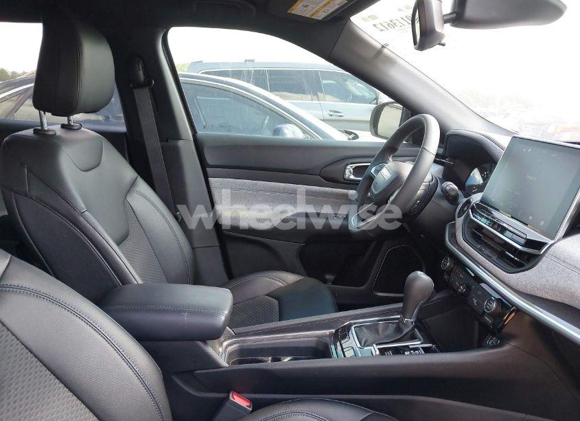 Photo 5 of 2024 Jeep Compass LATITUDE 4X4 (VIN 3C4NJDBNXRT583728)