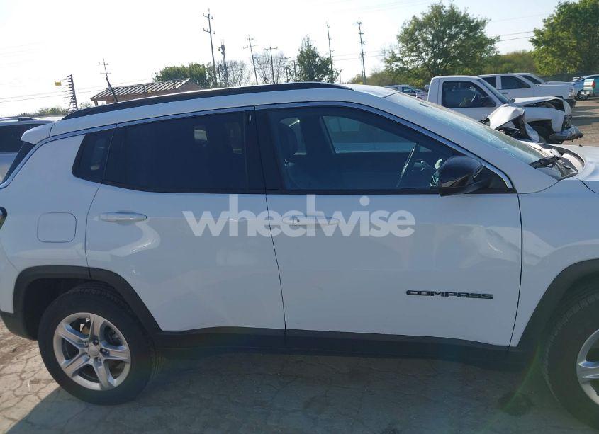 Photo 13 of 2024 Jeep Compass LATITUDE 4X4 (VIN 3C4NJDBNXRT595443)