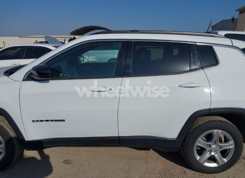 Photo 14 of 2024 Jeep Compass LATITUDE 4X4 (VIN 3C4NJDBNXRT595443)